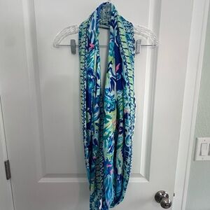Lilly Pulitzer loop scarf